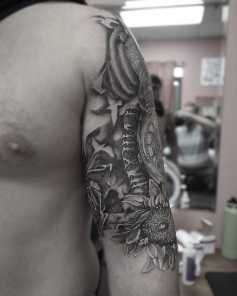 black_and_grey_half_sleeve_roses_lion_6